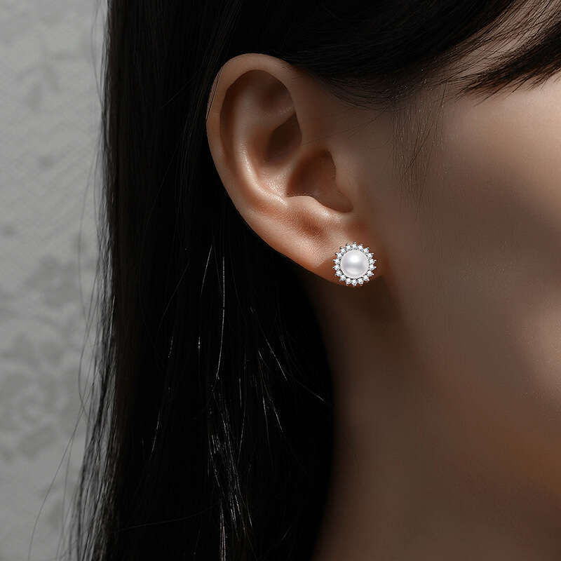 Iced Out VVS Natural Freshwater Pearl Elegant Versatile Classic Round Bead Earrings for Women