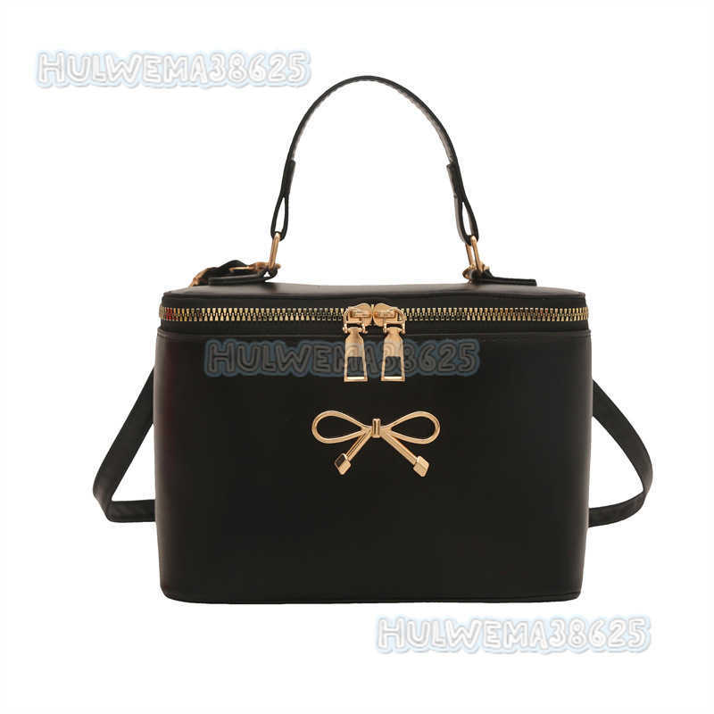 2025 New Box Bag Commuting Fashion Single Shoulder Crossbody Bag Simple Versatile Elegant Small Handbag Small Square Bag H250806
