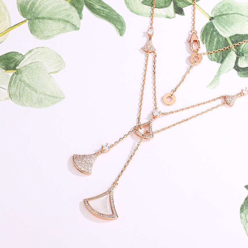 V Fan-Shaped Double-Layer Skirt Necklace for Women, Rose Gold Plated, Light Versatile White Shell Tassel Collarbone Chain