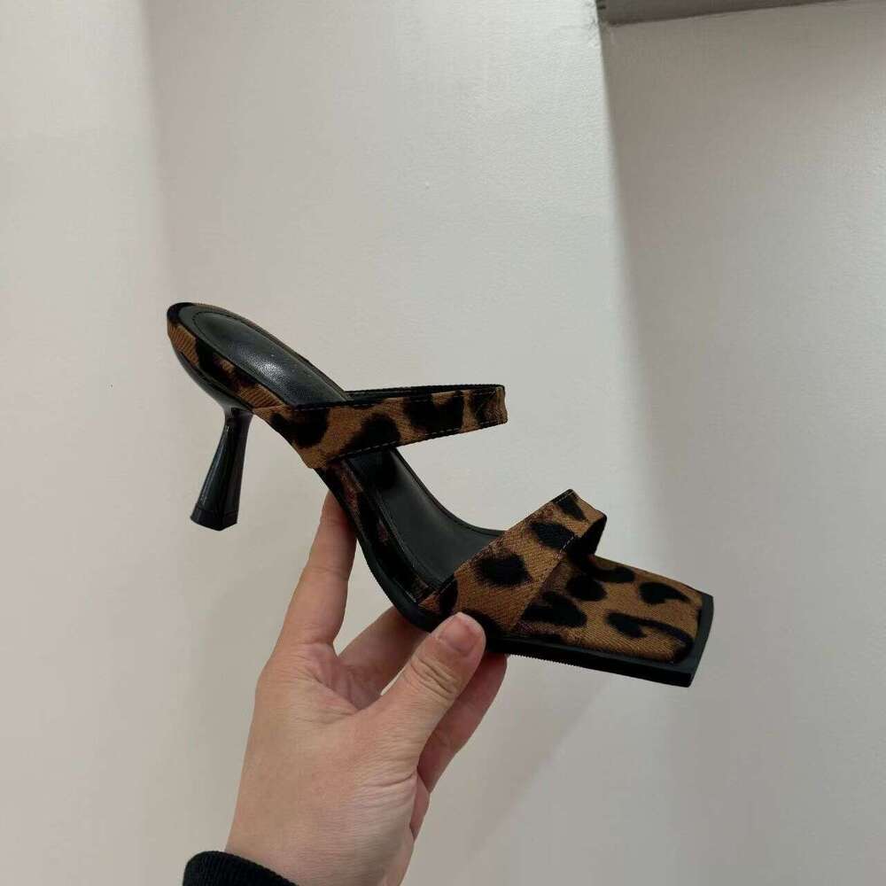 One-Strap 35-43 Thin Elegant Square Toe Open-Toe High Sandals for Women, Wine Glass Heel Chain Women's Shoes, designer shoes 2025 Summer New Styl