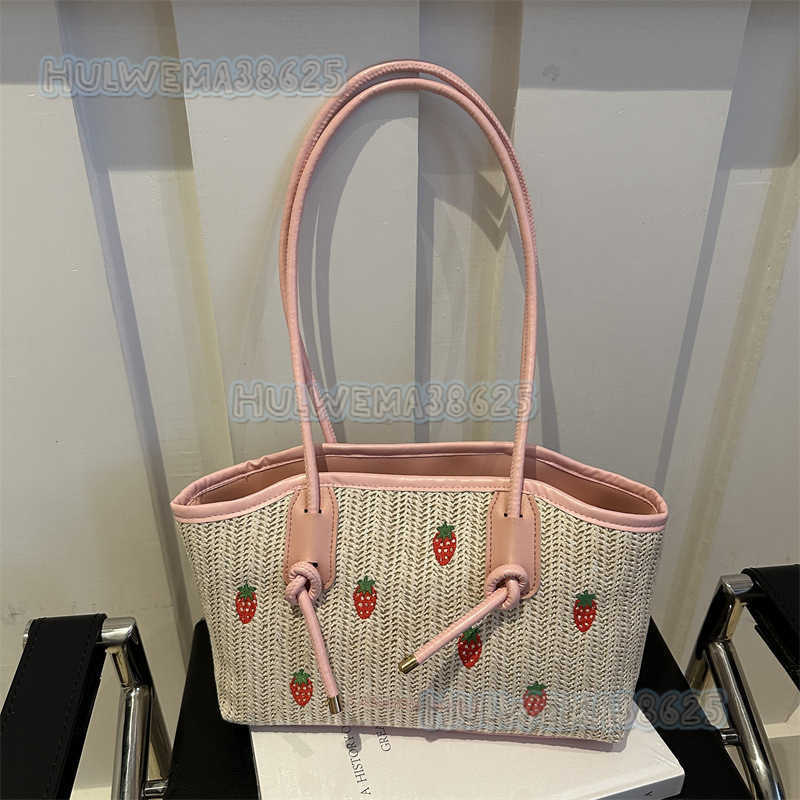 Summer Travel Woven Bag Tote Bag for Women 2024 New Rural Vacation Style Strawberry Embroidery Handbag Commuting Bag H250806