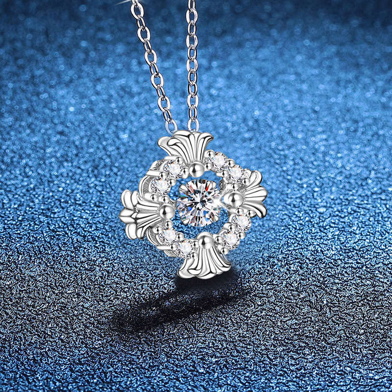 Iced Out VVS Heart Element Dynamic Pendant for Women 50 Points Moissanite Necklace