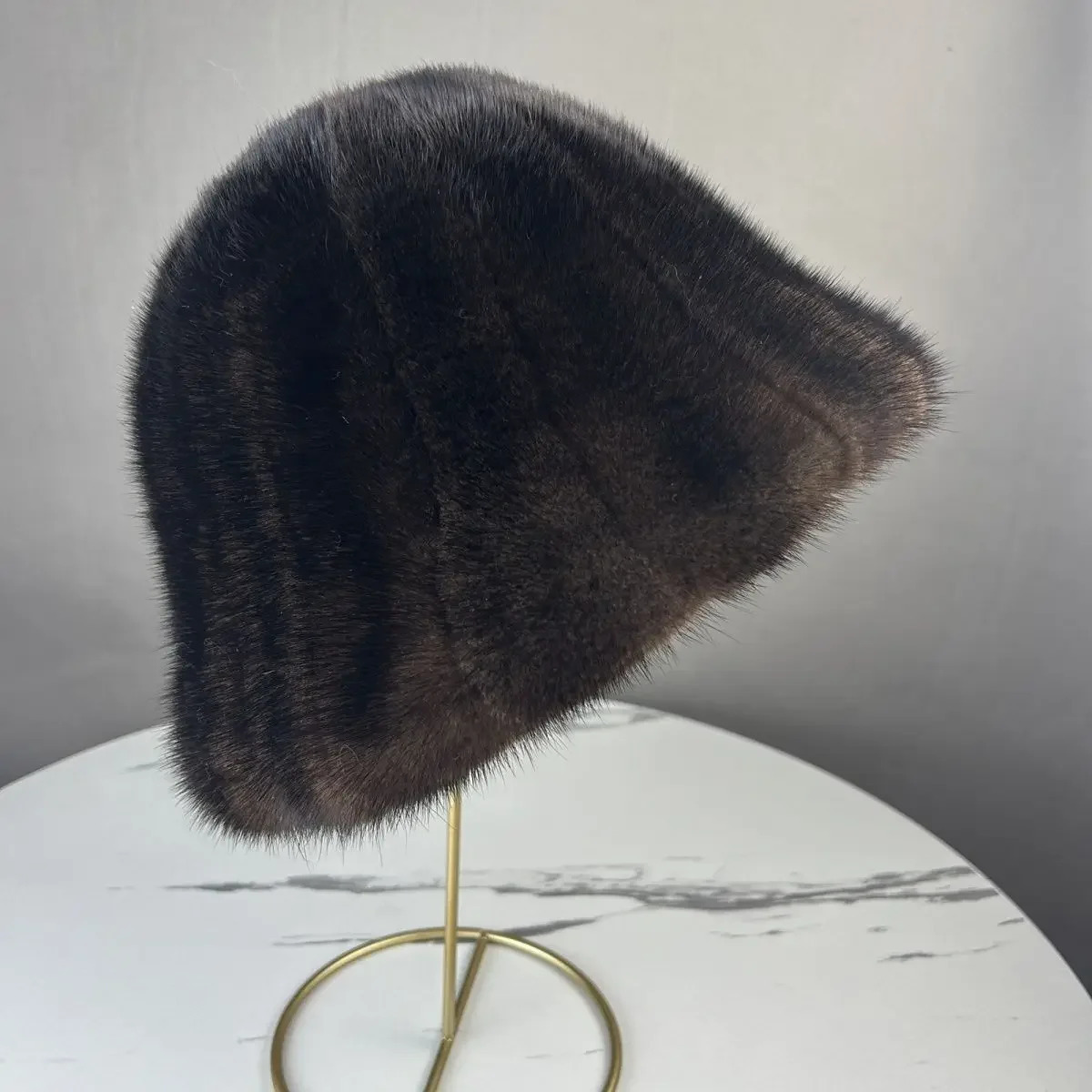 Style Winter Women 100% Real Mink Fur Bucket Hats Natural Warm Mink Fur Hat Female Outdoor Fashion Genuine Mink Fur Cap 250806