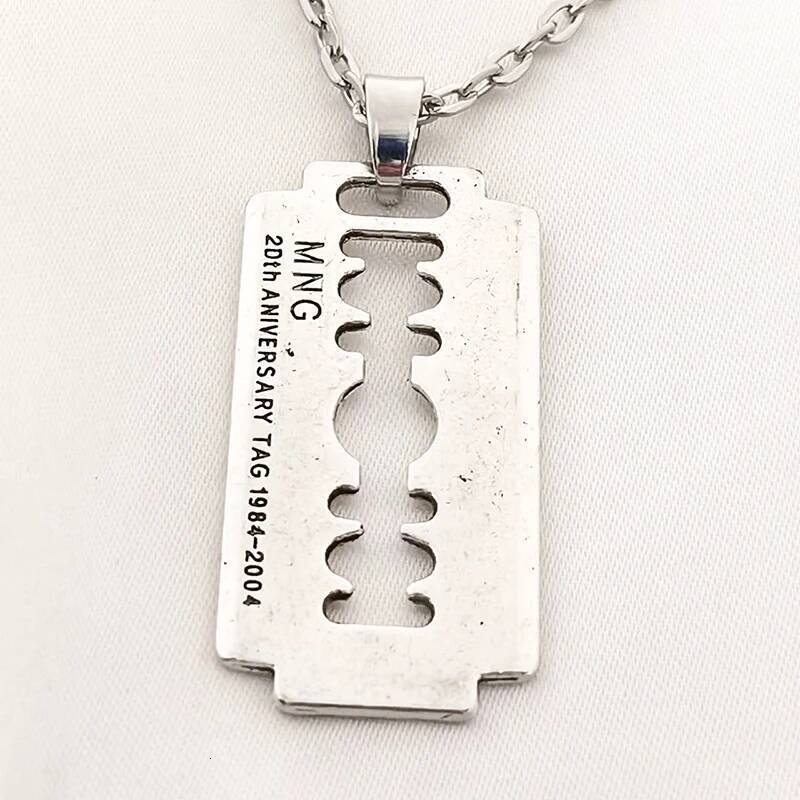 Razor Blade Pendant Necklace for Women Men Vintage Punk Goth Gothic Steampunk Accessories Grunge Rock Jewelry Y2k Aesthetic Jewelry for Women