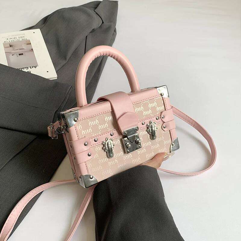 Unique Casual Mini Clutch Bag For Leisure Women With Stylish Simple Vintage Fashion And Solid Color