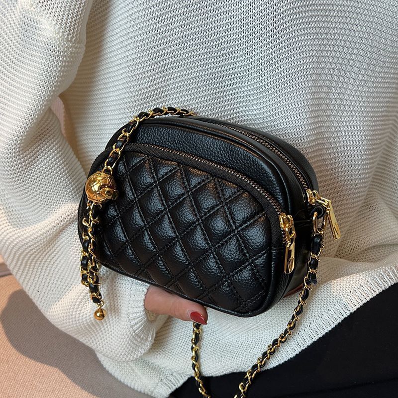 Free Shipping Designer Luxury Textured Women's Handbag Ins Style Niche New Fashion Summer Quilted Chain Crossbody Bag Small Square Bag Casual Sho