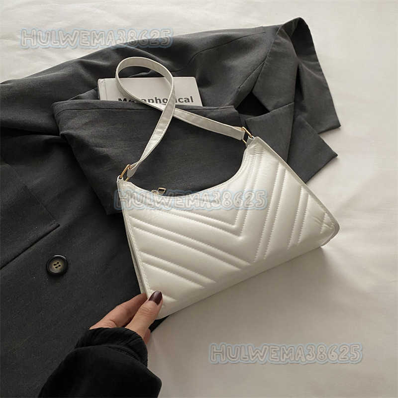 Niche Design Quilted Baguette Underarm Bag for Women 2024 Summer New Trendy Versatile Chain Shoulder Bag for Girls H250806