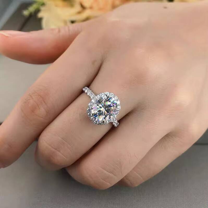 Design Romantic Wedding Ring 14K Gold 2CT Oval Shape VVS D Color Moissanite Diamond Ring with GRA for Women Fashion Jewelry