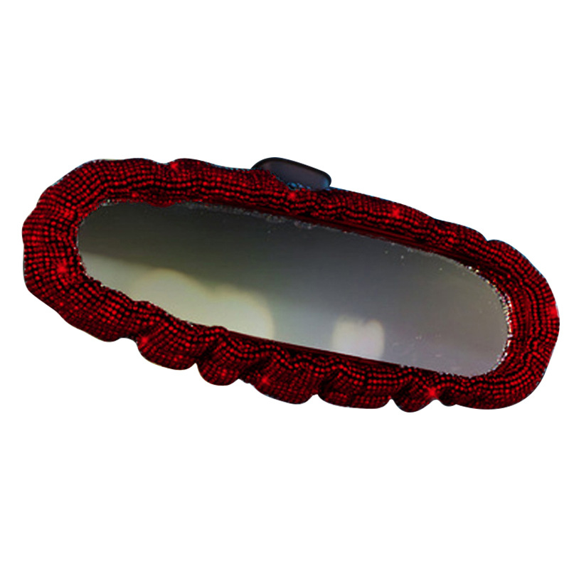 The blue-stained diamond brake lever cover of the car is studded with diamonds, and the entire cover is fully covered with diamonds.