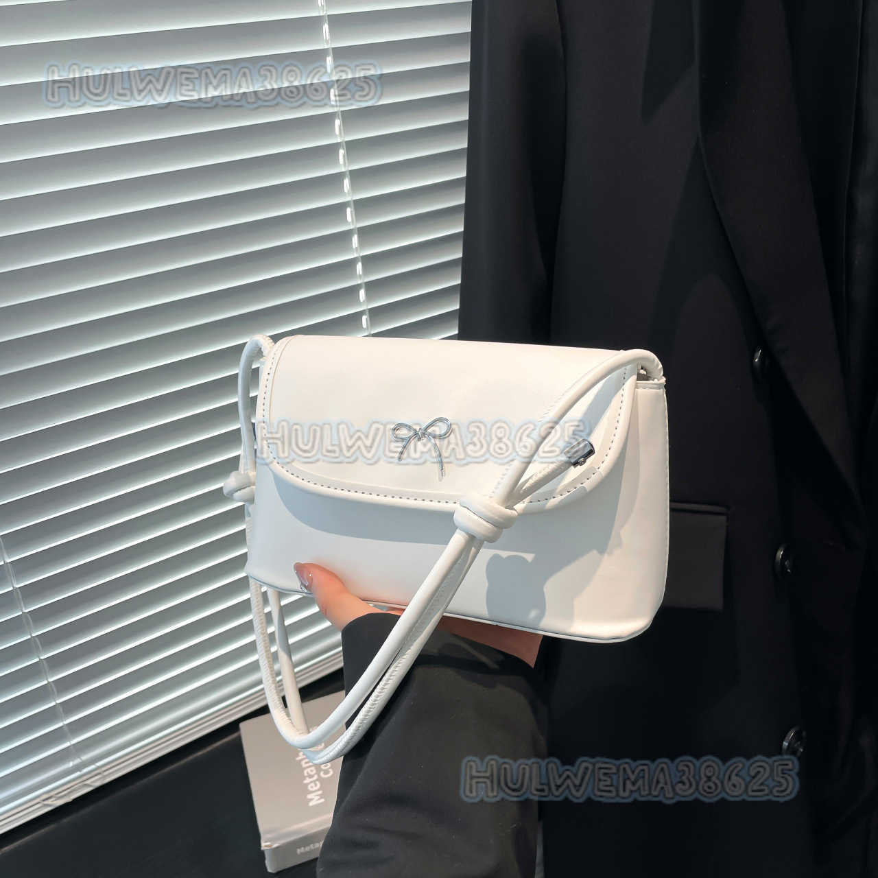 Butterfly Knot Fashion Style Textured Early Autumn 2025 New Versatile Casual Bag Single Shoulder Crossbody Bag Underarm Small Square Bag H250806