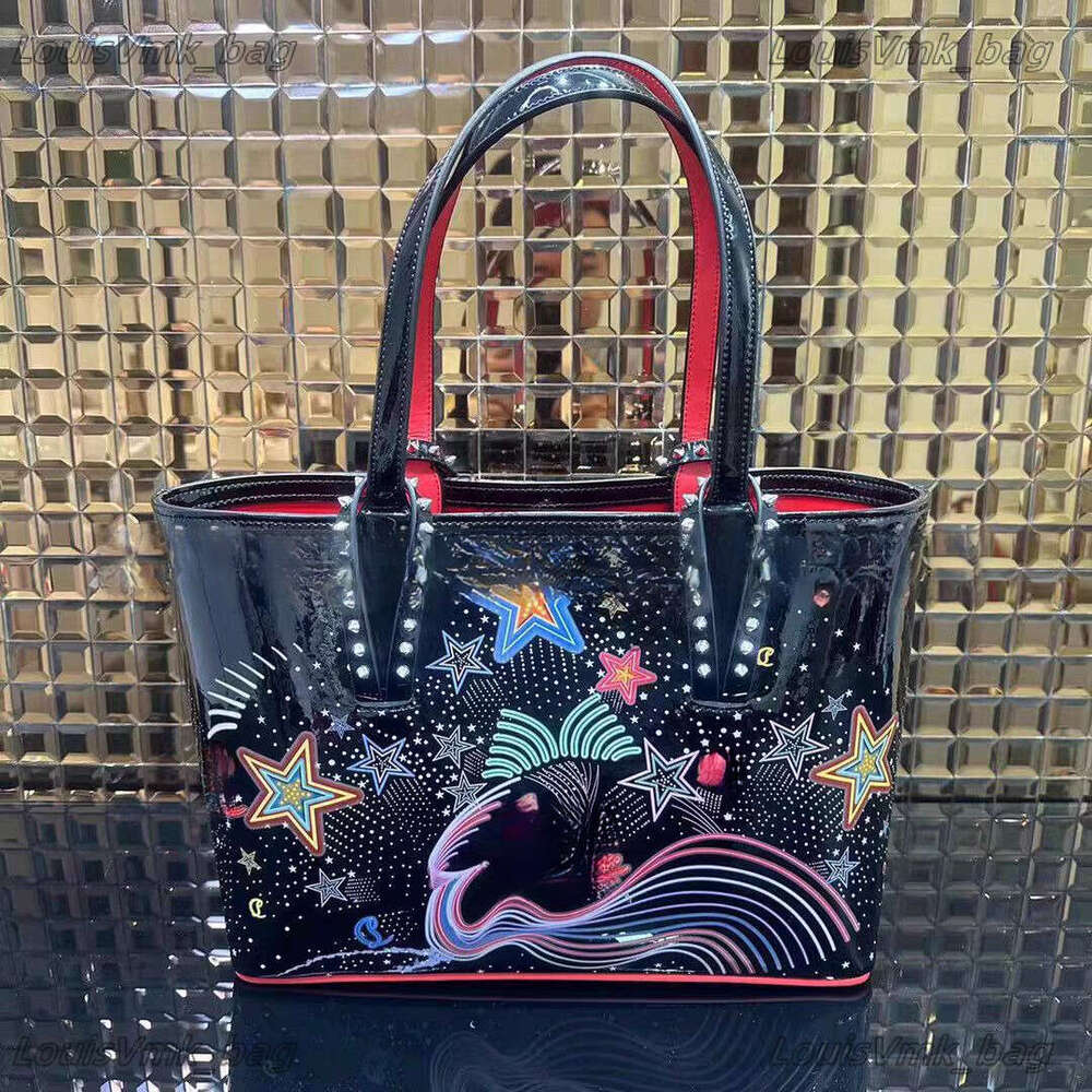 Designer Bag New CL Riveted High-End Women's Handcrafted Leather Tote Classic Alphabet Fashion Shopping Bag Louboutin Large Interstellar Print Handbag Mom Bag 734