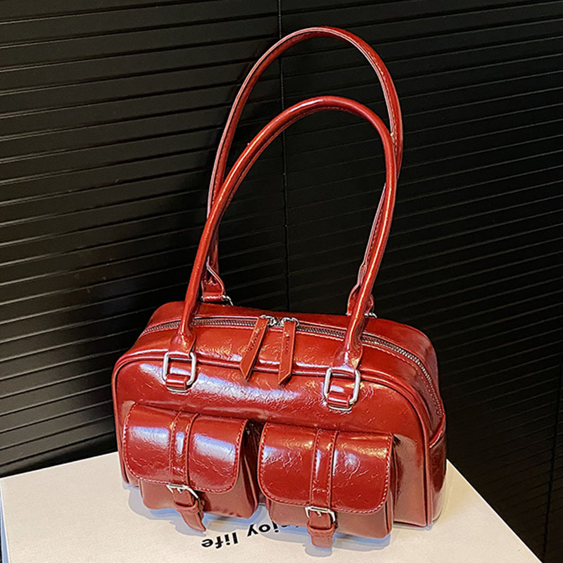 Large-Capacity Fashionable Womens Underarm Shoulder Bag with Multiple Pockets for Everyday Use