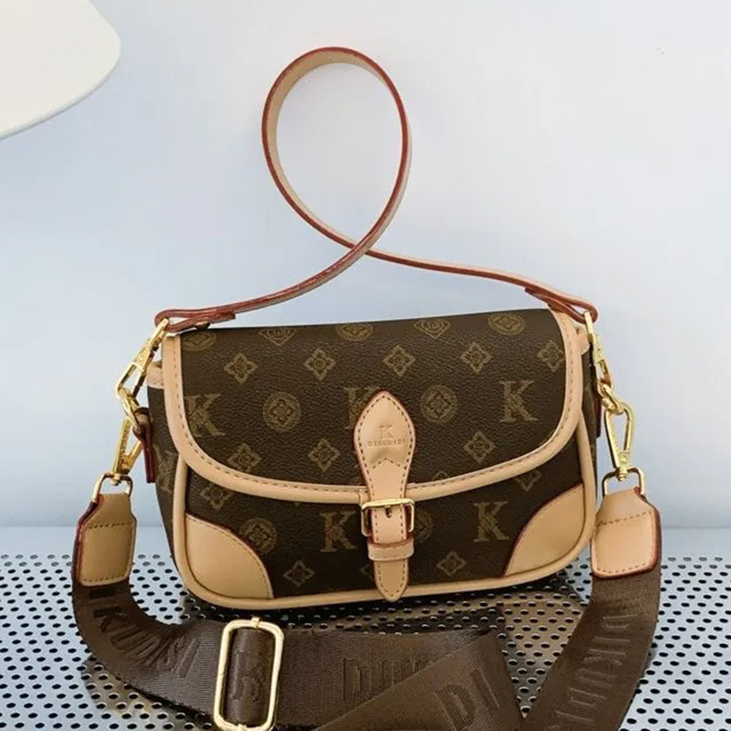 Designer Bag Luxury Bag Women Crossbody Mobile Phone Shoulder Bag Design Sier Colored Internet Famous Popular New fashionable printed shoulder bag Pur