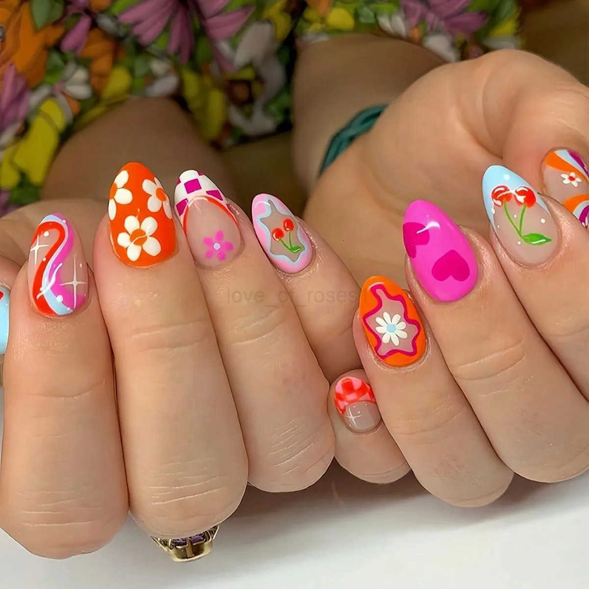 24pcs Wearable Almond False Nail Green Nails Tips with Flower Pearl Design Fake Nail Art Long Press on Nails Finished Manicure Z250807