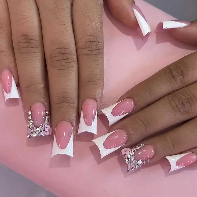 24Pcs Duckbill Press-on Nails Y2K White French Edge Five Petal Flower Full Cover Acrylic Fake Nails Diamond Inlaid Nail Art M250807