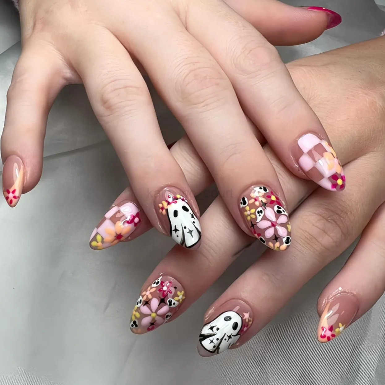 24pcs Fashion Bat Phantom Press-on Nails Art Halloween Round Almond False Nails Sets Wearable Mid-length Fake Nail Tips Manicure M250807