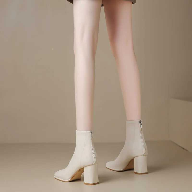 2025 Autumn Winter Women Soft Leather Plus Veet Heel Ankle Boots Square Toe Zipper Ladies Short Boots Womens BootsXJ250807