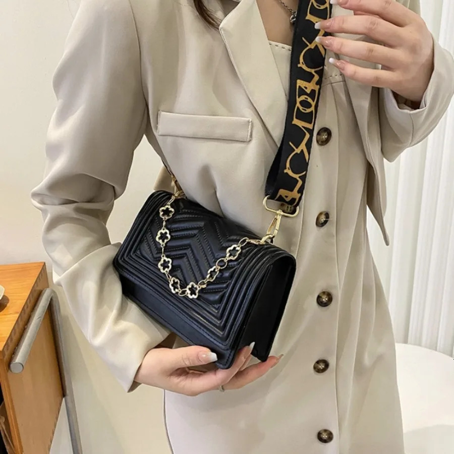 Fashionable temperament simple texture generous wide shoulder beautiful belt single shoulder crossbody womens bags 250807