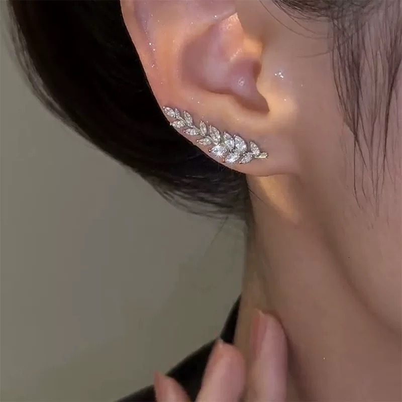 Free Shipping Designer Luxury Jewelry Zircon Wheat Spike Integrated Ear Stud Earrings Niche Super Shiny Leaf Stud Earrings Elegant Versatile Women