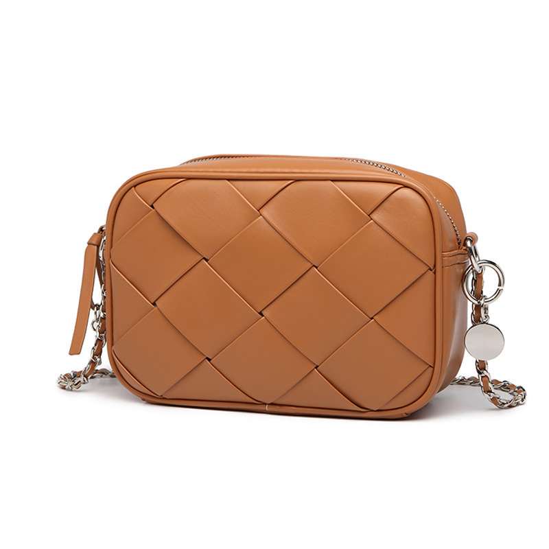 2025 New Bags Womens Chain Autumn Winter Fashion Quilted Woven Crossbody Bag Niche Design R250807
