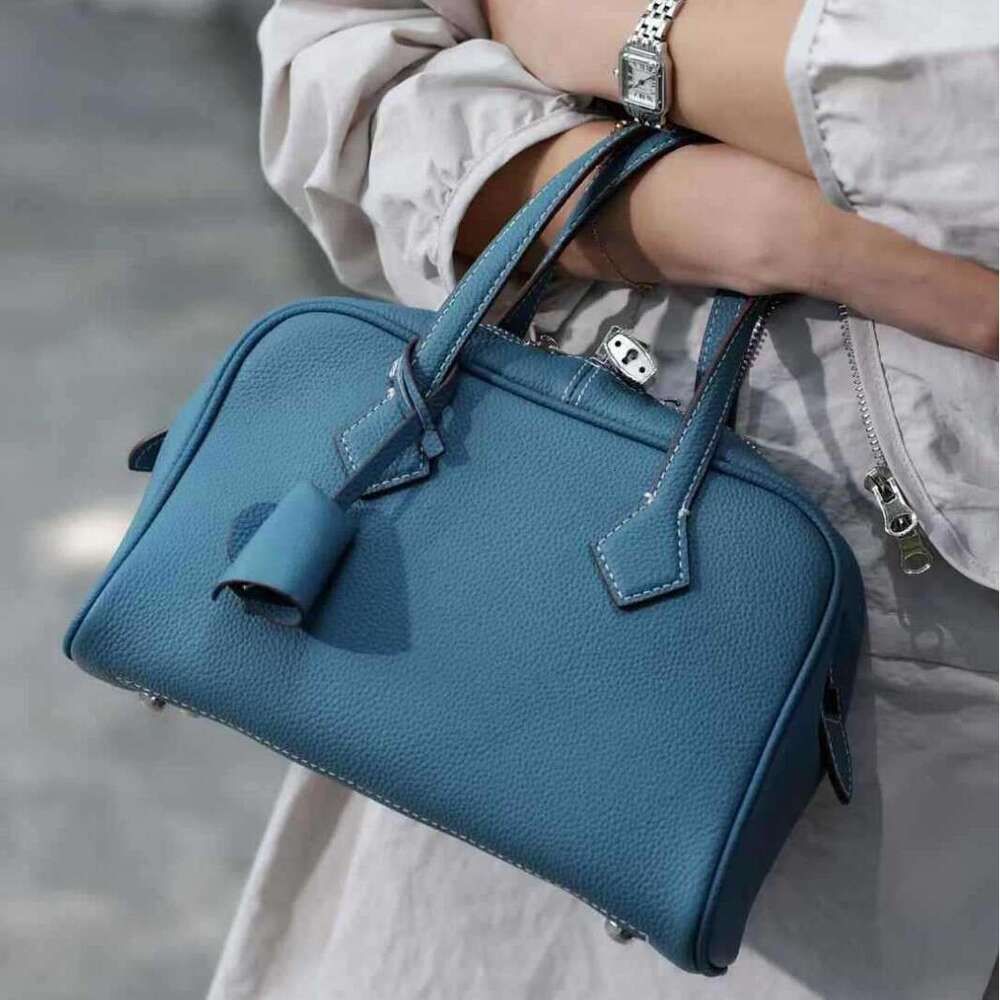2025 New Luxury Top Layer Cowhide Victorian Genuine Leather Women's Simple Bowling Underarm Bag Handheld Crossbody