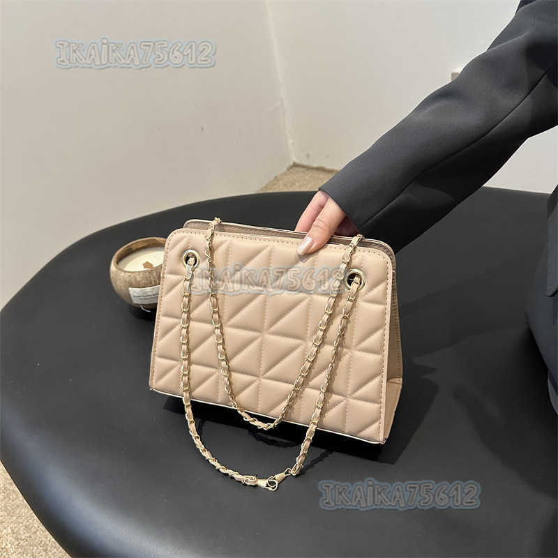 Quilted Chain Bag for Women 2024 New Trendy Fashion Versatile Niche Style Single Shoulder Crossbody Bag Small Square Bag H250806