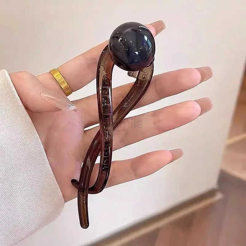 AWAYTR Retro S Shape Ponytail Twist Hair Clips New Fashion Multi-color Twisted Hollow Out Shark Clips Hair Accessory U250807