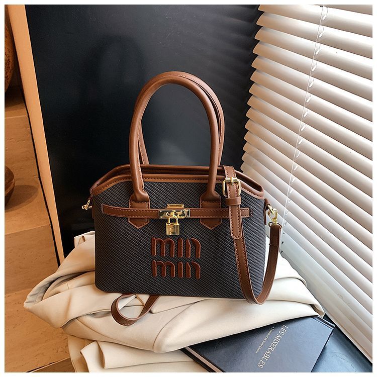 Designer Bag Luxury Bag Women Crossbody Mobile Phone Shoulder Bag Design Sier Colored Internet Famous Popular New fashionable printed shoulder bag 92