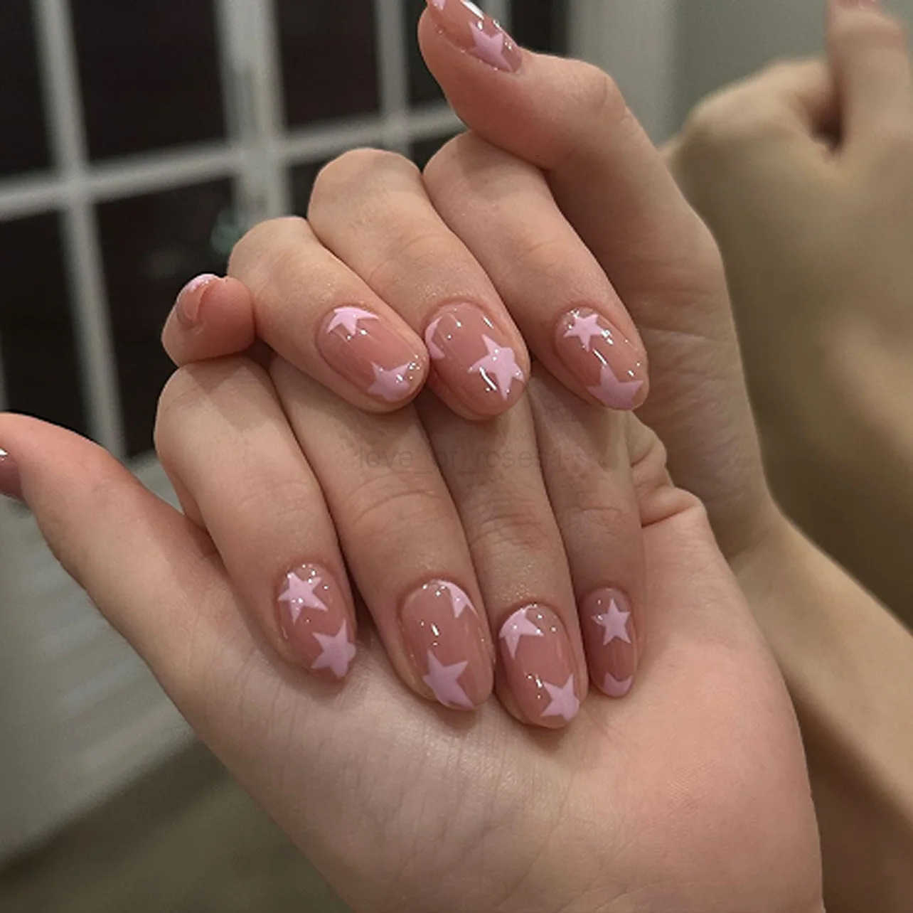 24Pcs Nude Color Press on Nails Red Five-pointed Star Designs Short Square Fake Nails Patches Y2K Girls Simple Charms Manicure Z250807