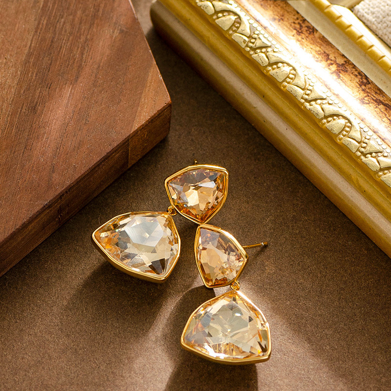 Fashion Geometric Triangle Zircon Earrings for Women High-end Style Sier Needle Ear Jewelry