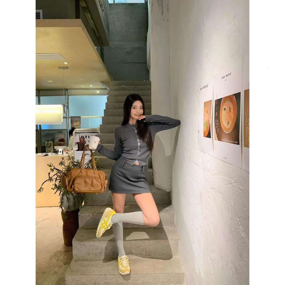 Designer Bag Tote Shoulder Bag Designer Tote Single Brown Bowling Autumn Winter New Versatile Casual Large Commuting Simple Multi Pocket Motorcycle