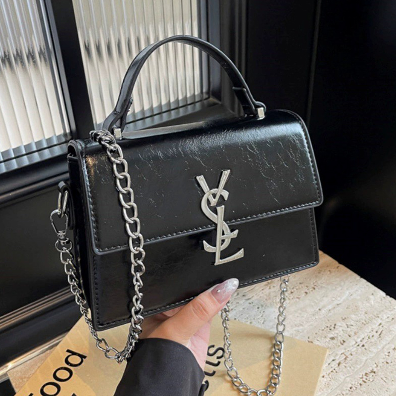 Designer bag Shoulder Bag fashionable Luxuryq Bag Crossbody Purse Designer Shell Bag Women New Fashion Commuter Leather Handbag Large Tote Bag Ladies 