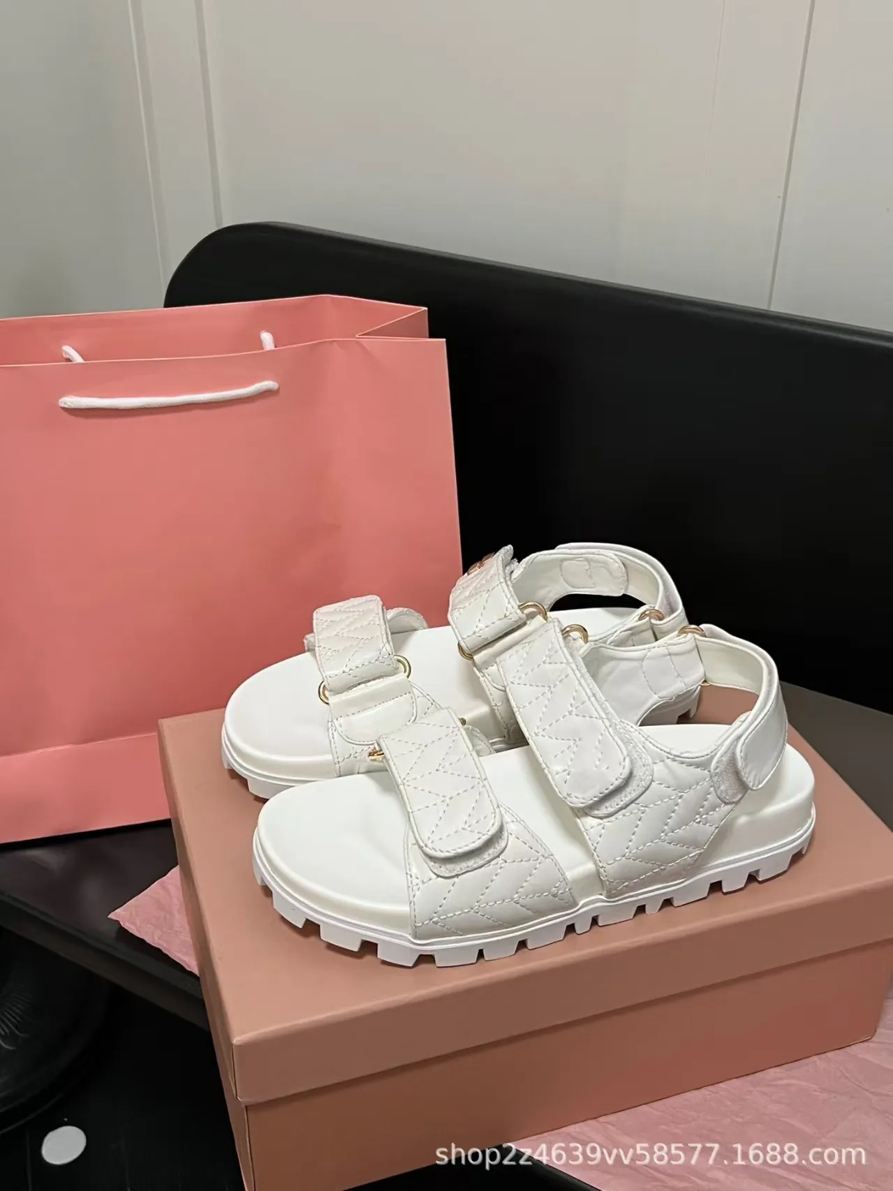 Designer slide Slippers Beach Classic Flat Sandals Slide Luxury Summer Lady Leather Flip Flops Top Quality Men Women Slides sandale sandles Size