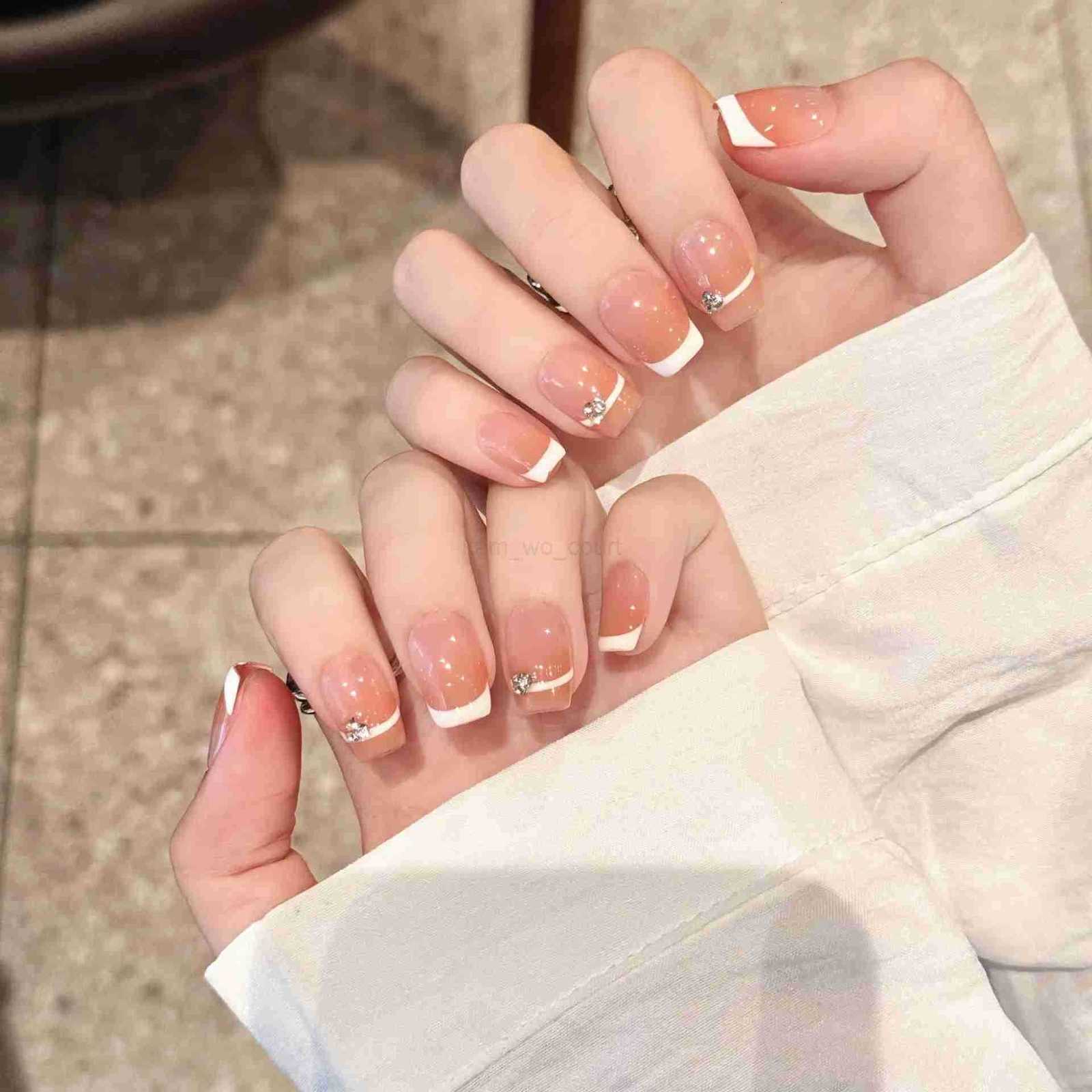 10Pcs Cat Eye Handmade Press On Nails Pure Short Round Fake Nails With Butterfly Full Cover Glitter Wearable Artificial Nail Tips M250807