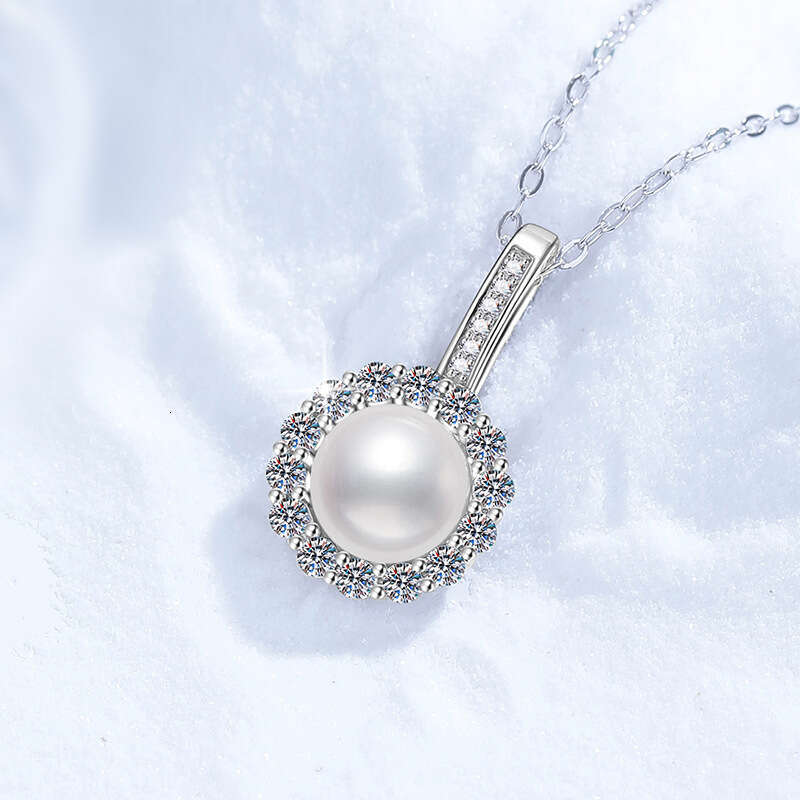 Iced Out VVS Moissanite Necklace Natural Freshwater Pearl Suower Versatile Pendant