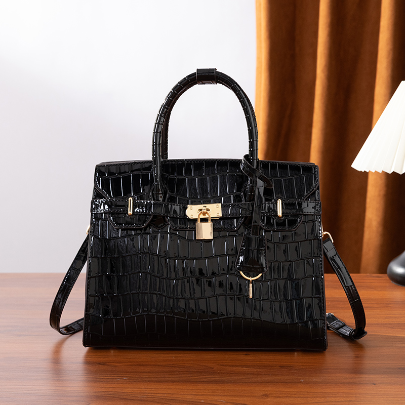 MKF designer bag free shipping Light luxury high-quality minimalist handbag versatile classic retro casual women's handbag
