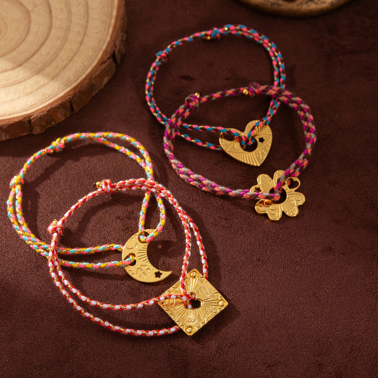 niche retro style bracelet with moon heart and four leaf clover plated 18k color preserving stainless steel bracelet rope 250730