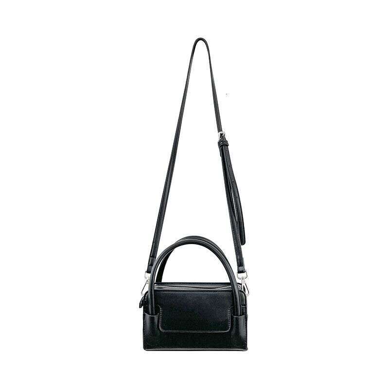 Western-style Handbag Female 2023 New Trendy Fashion Small Square Bag High-end retro messenger versatile shoulder bag