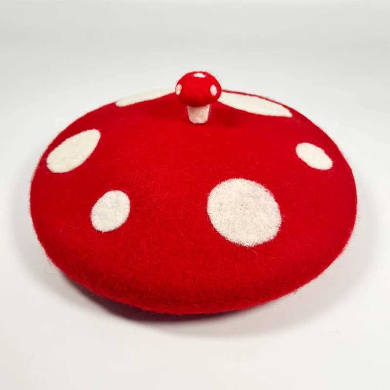 RH Ladies Cute Mushrooms Red Handmade Wool Felt Beret Creative Painter Hat Girls Birthday Gift Warm C For Autumn WinterXJ250807