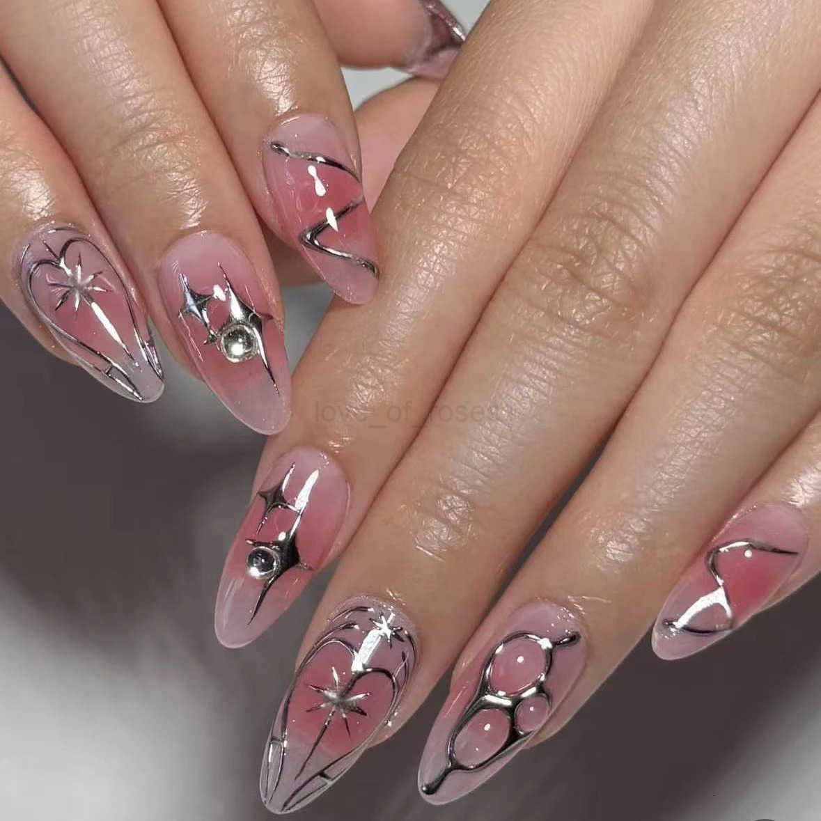 24Pcs Gold Glitter French Almond Fake Nails with Glue Metallic Sweet Cool Wearable Full Over Press on Nails Simple Nail Tips Art Z250807