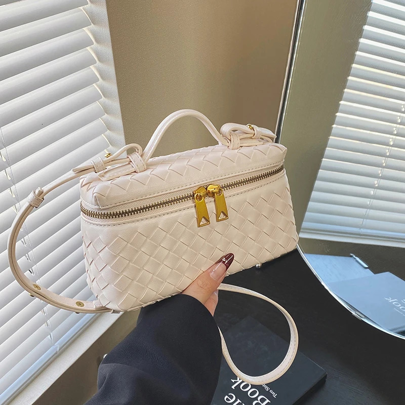 Stylish Clutch Mini Casual Simple Vintage Fashionable Crossbody Handbag Women Trendy Design Letter Luxury 250807