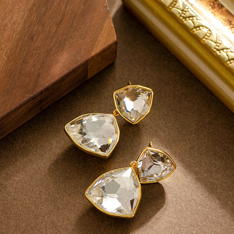 Fashion Geometric Triangle Zircon Earrings for Women High-end Style Sier Needle Ear Jewelry