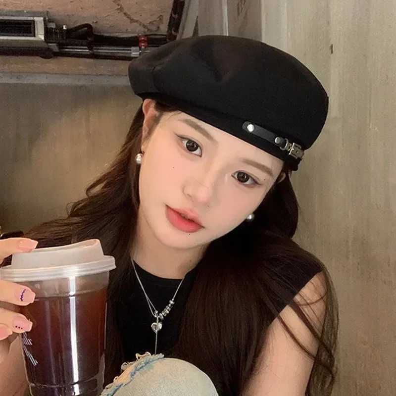 Korean Spring and Autumn Beret Womens Metal Buckle Beret British Retro Painters Hat Elegant Accessory Fashion DESIGNERS Cs XJ250807