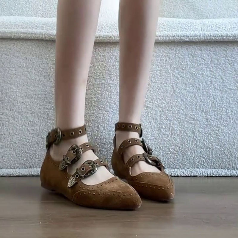 Designer Retro Riveted High Heels 2025 New T-shaped Single Belt Pointed Thick Heels Women's Shoes