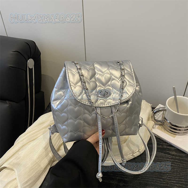 Style Heart Quilted Chain Backpack for Women 2025 New Fashion Casual Shoulder Bag Bucket Bag H250806