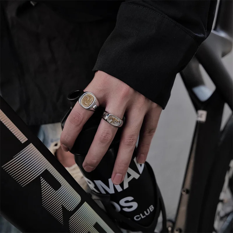 Japanese Letter Totem Steel Ring Men and Women Wearing Layered Couple Rings Niche High-end Steel Accessories 250730