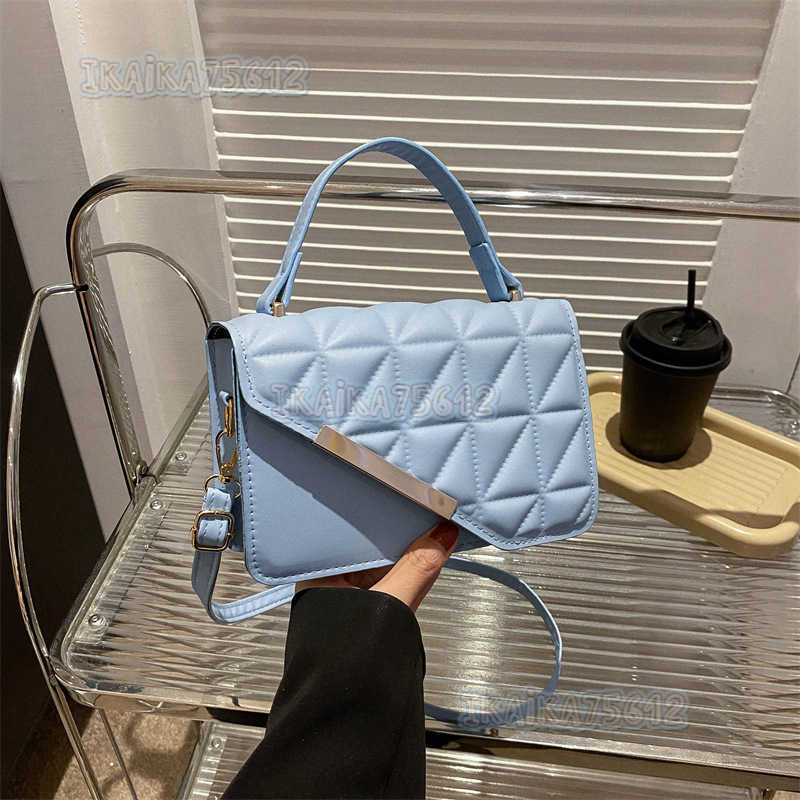 Womens Quilted Embroidered Fashion Small Bag 2023 Shoulder Crossbody Bag Textured Trendy Handbag Small Square Bag H250806