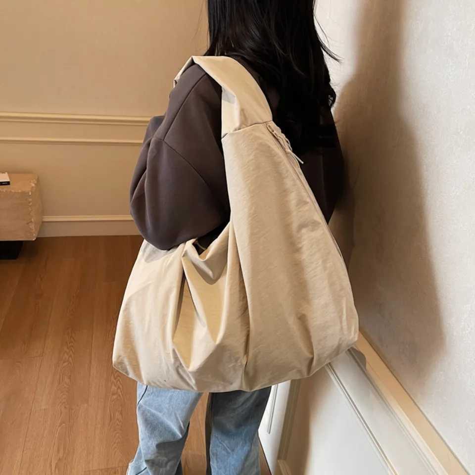 Japanese Fashion Casual Nylon Tote Bag Women 2025 New Style Trend All-match Large Capacity Underarm Bag Commuter Shoulder Bag Z250807