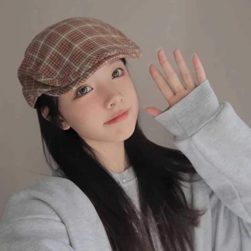 Retro Literary Color Matching Plaid Berets for Men and Women Summer Travel Leisure Sunscreen Niche Versatile Forward Hat XJ250807