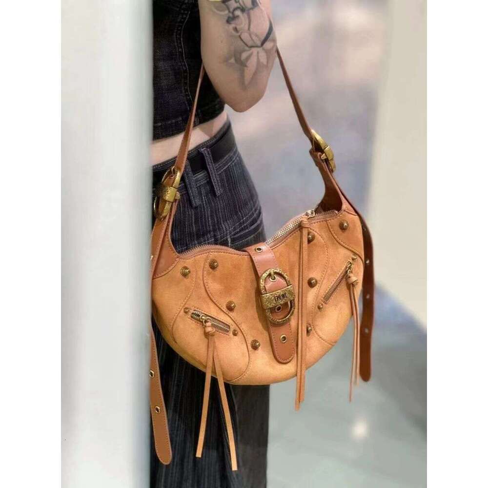 Designer Bag Tote bag Shoulder Bag Niche Cool Hot Girl Rivet Motorcycle New Fashion Women S High End Versatile Commuter Crossbody Trendy